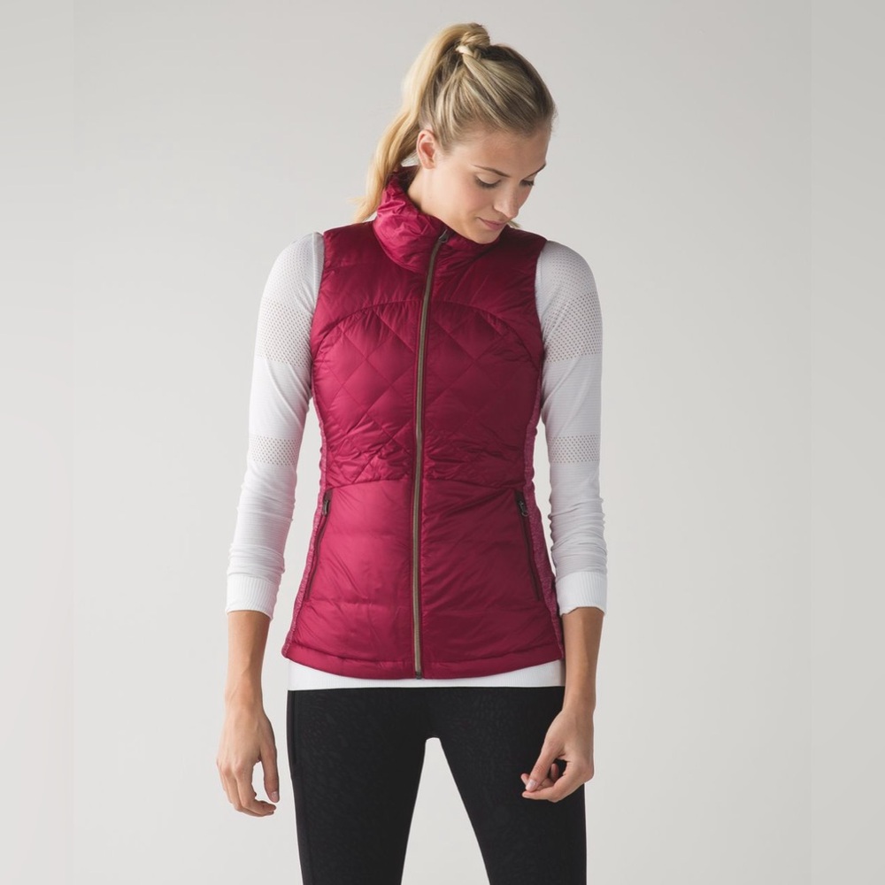 Lululemon Size 6 Down for a Run Vest 🍓Berry Rumble Rulu Pockets Reflective